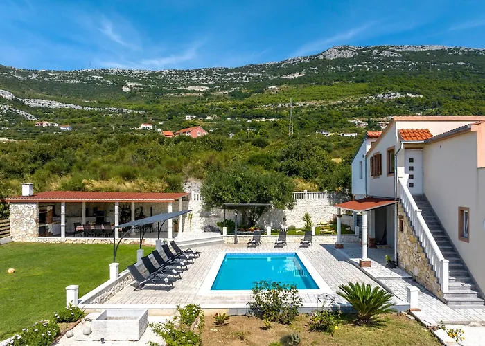Stari Hill Private Pool Villa