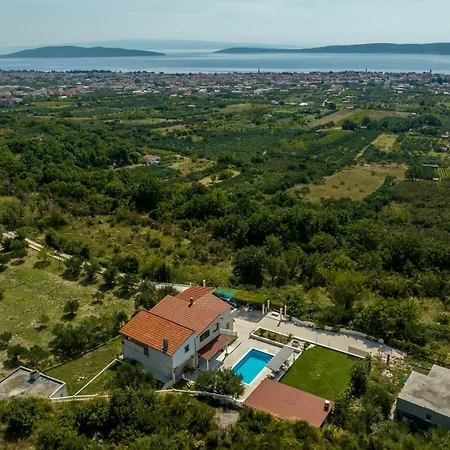 Stari Hill Private Pool *